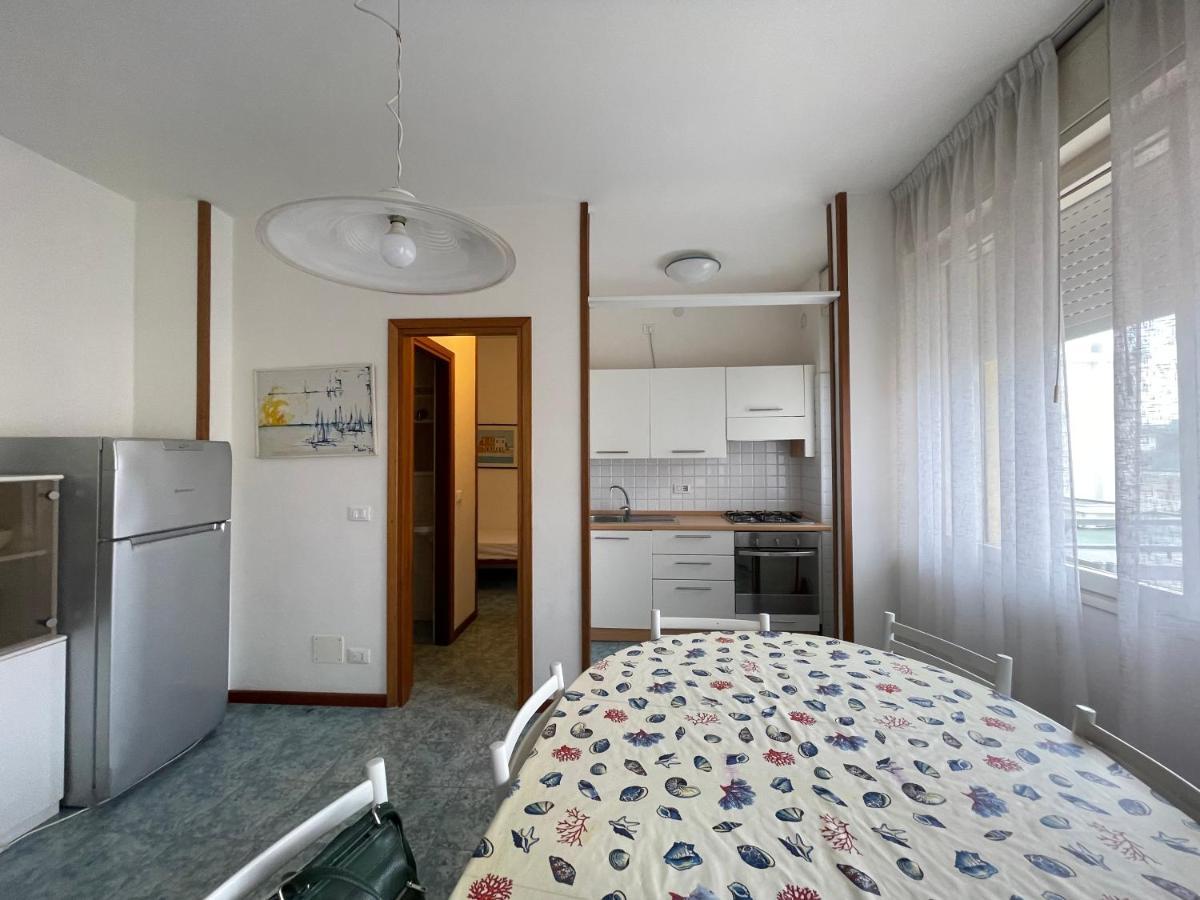 Condominio Cansiglio- Walterigato Apartments- Solo Per Famiglie Lido di Jesolo Exterior foto
